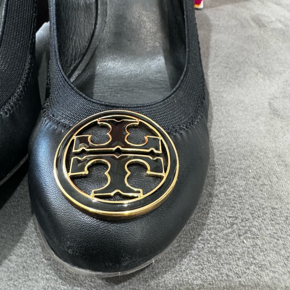 Tory Burch Caroline Elastic Wedge - Picture 3 of 14